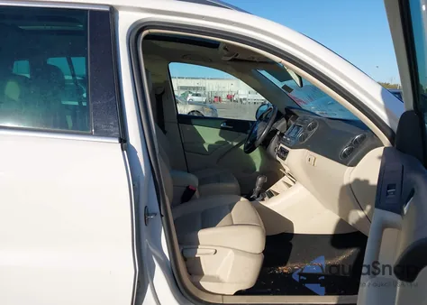 2012 Volkswagen Tiguan Se z USA, uszkodzony, nr VIN WVGAV7AX2CW565373